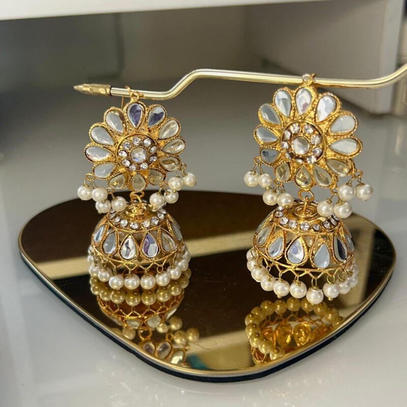 Elegant Lightweight Kundan Chumka Earrings