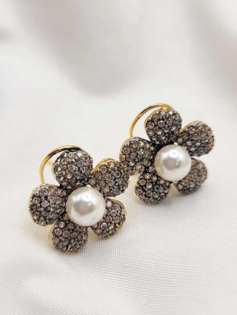 pearl blossom elegant flower earrings